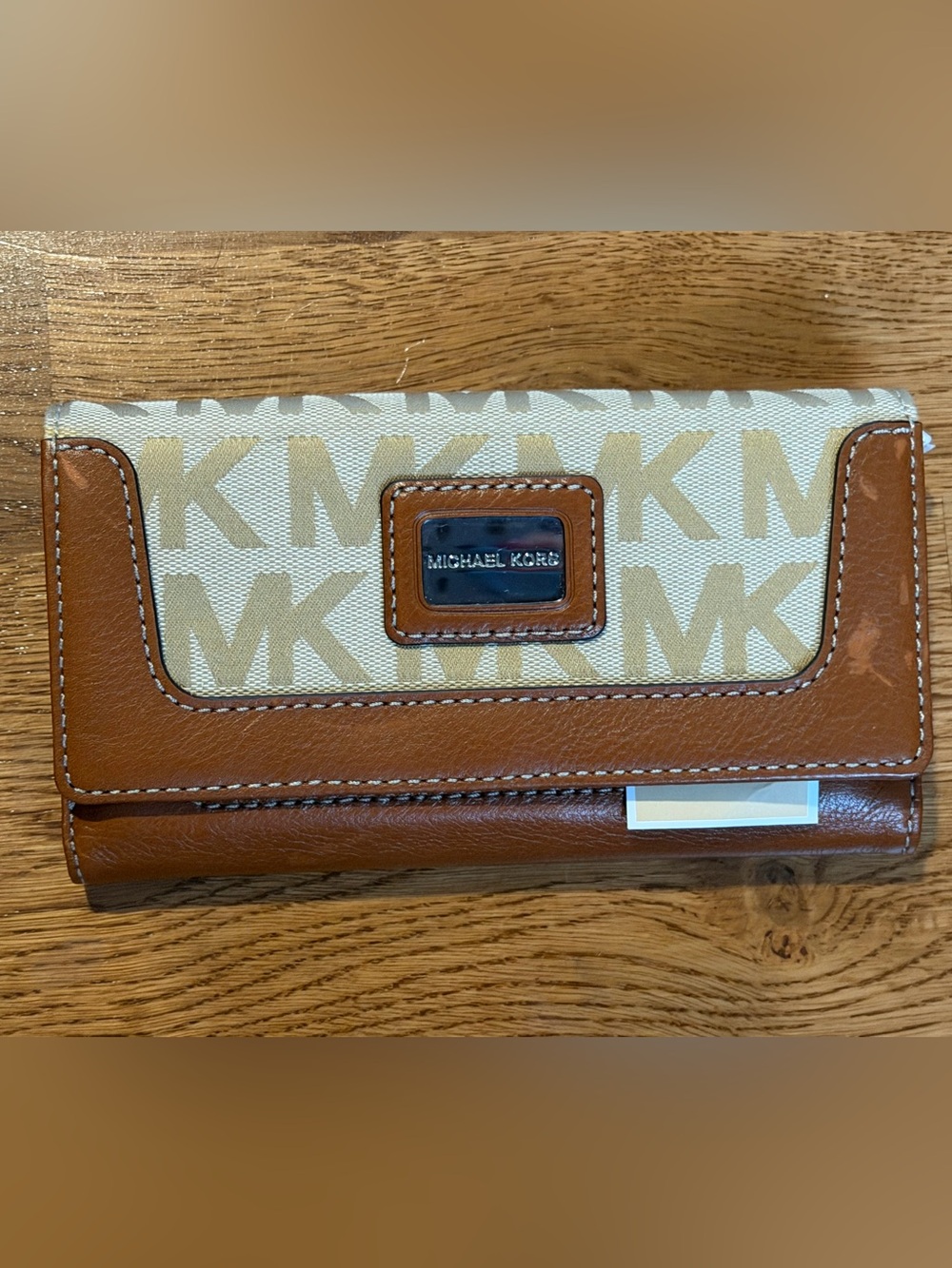 NWT Michael Kors MK Brookville Carryall Wallet